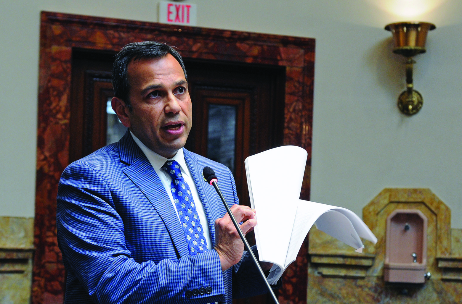 State Sen. Ralph Alvarado, R-Winchester, explains a vote in the Senate during last year’s special session in September. Photo: Legislative Research Commission